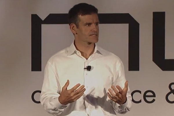 Làm việc tại Google hay Facebook thú vị hơn?