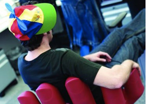 Làm việc tại Google hay Facebook thú vị hơn?