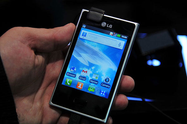 10 smartphone về VN tháng 4