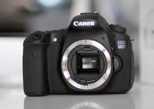 4 mẫu máy ảnh DSLR đang bán tốt