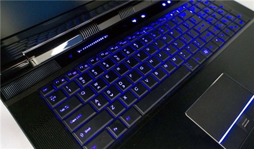 Laptop Eurocom trang bị chip 8 nhân Intel Xeon E5