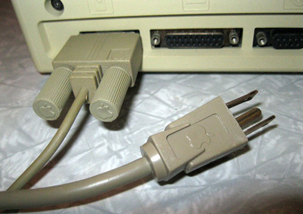 Macintosh 128k bản dùng thử rao giá 100.000 USD