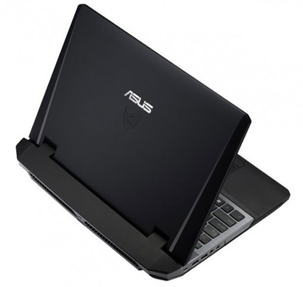 Laptop chơi game Asus G55 cho đặt hàng giá 1.475 USD