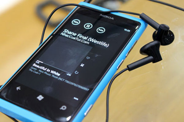 Đánh giá Nokia Lumia 800