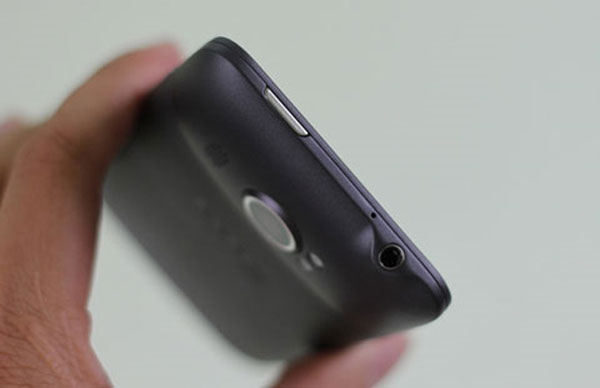 HTC Titan II máy ảnh 16 'chấm' tại VN