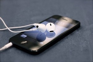 Apple bị kiện vì tên tai nghe EarPods