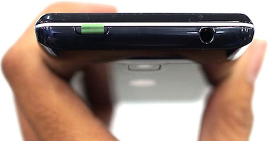 Mở hộp điện thoại LG Optimus L3 II vừa bán ra thị trường