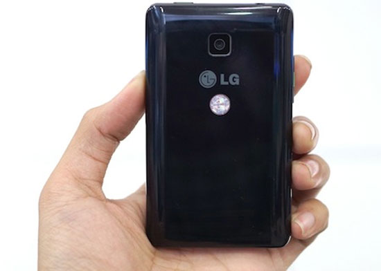 Mở hộp điện thoại LG Optimus L3 II vừa bán ra thị trường