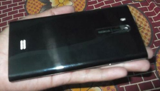 Lamia R920 Lumia 920 “nhái”: bộ nhớ trong 200KB, không hệ điều hành