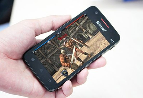 Android Jelly Bean cũng lần đầu tiên cho phép người dùng lưu và sử dụng bản đồ offline từ ứng dụng Google Maps. Q-Smart S21 được nâng cấp lên Jelly Bean