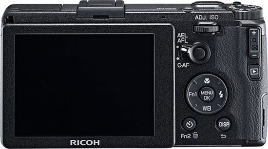Pentax ra Ricoh GR, đối thủ của Fujifilm X100S