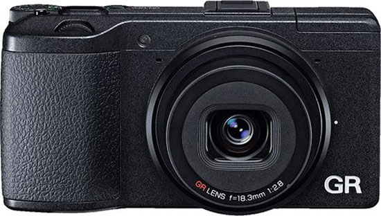 Pentax ra Ricoh GR, đối thủ của Fujifilm X100S