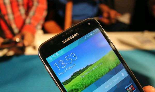 Màn hình Samsung Galaxy S5 rất tốt Samsung Galaxy S5 có màn hình tốt chưa từng thấy