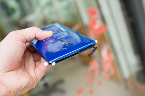 Mở hộp LG Isai, phiên bản chống nước của G2