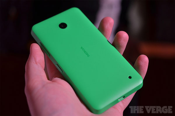 Máy có pin 1.830 mAh. Người sử dụng sẽ tận hưởng hệ điều hành mới Windows Phone 8.1 Ảnh thực tế điện thoại Lumia 930 và Lumia 630