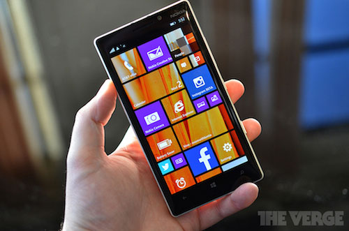 Nokia Lumia 930 Lumia 930 so cấu hình với Galaxy S5 và HTC One 2014