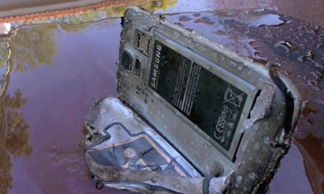 Samsung Galaxy S5 Galaxy S5 dù bị đốt nhưng vẫn chạy tốt