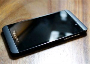 BlackBerry Z10 xách tay giá sốc 3,9 triệu đồng