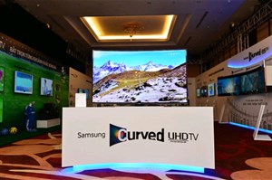 TV màn hình cong của Samsung đã về Việt Nam