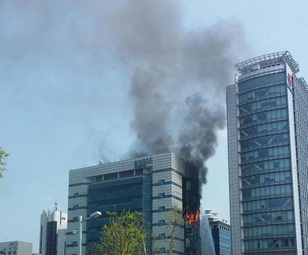 Cháy trung tâm dữ liệu, trang chủ và nhiều dịch vụ của Samsung bị ngưng trệ Cháy trung tâm dữ liệu, trang chủ và nhiều dịch vụ của Samsung bị ngưng trệ