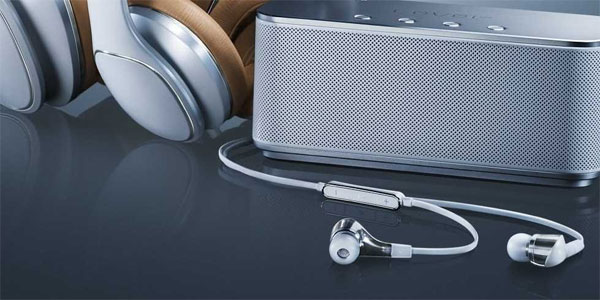 Level In là mẫu tai nghe earbuds tiện dụng Samsung trình làng loạt tai nghe, loa Bluetooth cao cấp