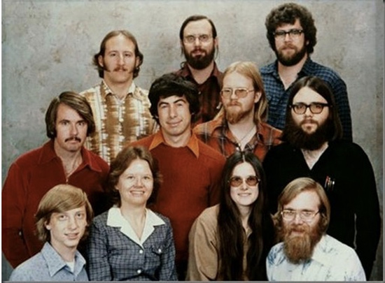 Bức ảnh chân dung của công ty Microsoft chụp năm 1978. Bill Gates nói gì với nhân viên trong ngày Microsoft tròn 40 tuổi?