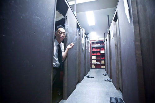 Dân tị nạn trong các quán cafe Internet - mặt tối của xã hội Nhật