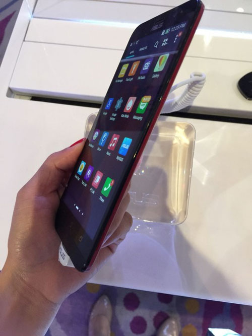 Trên tay Asus Zenfone 2: Thiết kế đẹp, cấu hình mạnh so với tầm giá