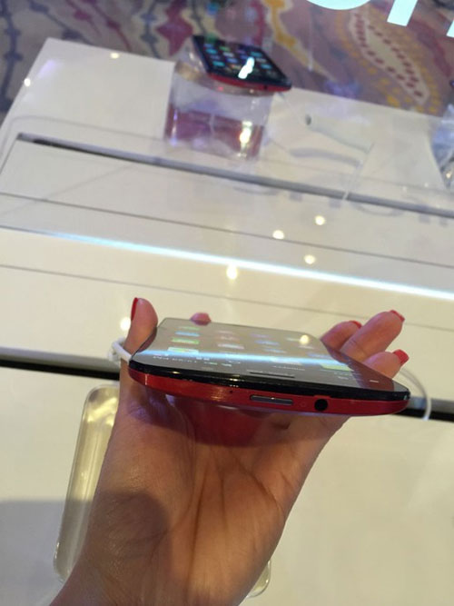 Trên tay Asus Zenfone 2: Thiết kế đẹp, cấu hình mạnh so với tầm giá Trên tay Asus Zenfone 2: Thiết kế đẹp, cấu hình mạnh so với tầm giá