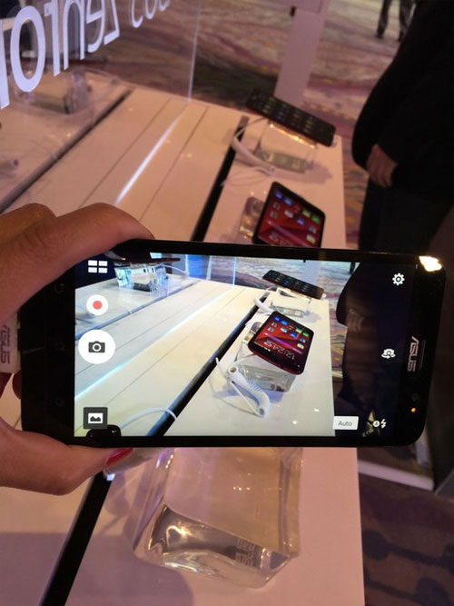 Trên tay Asus Zenfone 2: Thiết kế đẹp, cấu hình mạnh so với tầm giá