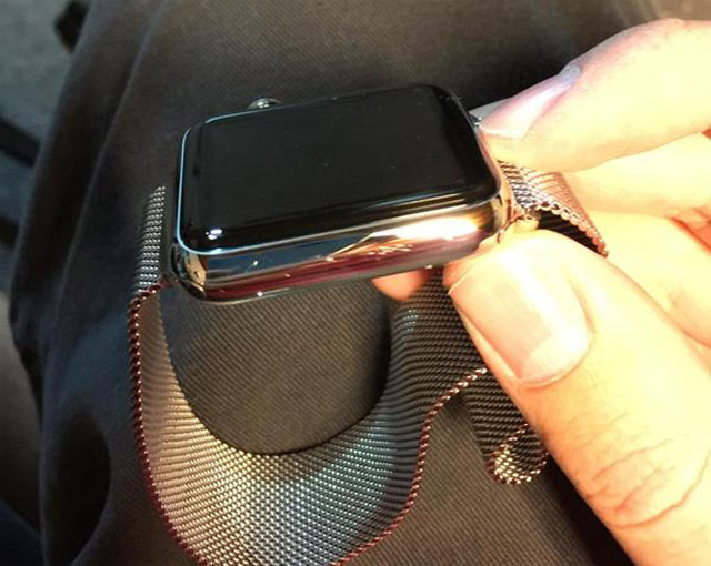 Apple Watch Sport Apple Watch dính lỗi dễ bị xước khung máy