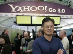 Jerry Yang châm ngòi cho sự giận dữ của cổ đông vì từ chối đề nghị của Microsoft