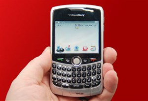 BlackBerry Curve ''ăn đứt' iPhone tại Mỹ