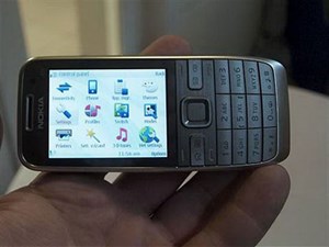 Cận cảnh Nokia E52 