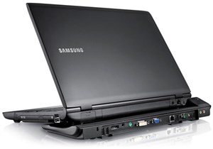 Laptop Samsung với màn hình chống lóa