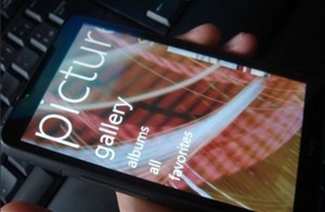 HTC Mondrian chạy Windows Phone 7 