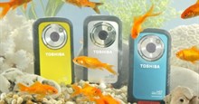 Máy quay Camileo BW10 chống nước của Toshiba