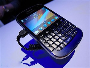 Cận cảnh BlackBerry Bold 9900