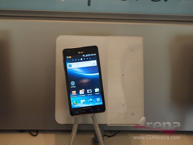 Đối thủ nặng ký của iPhone 4 xuất hiện