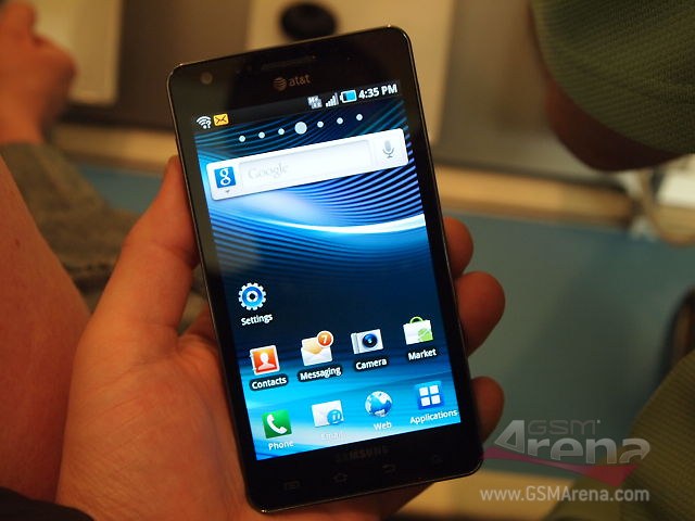 Đối thủ nặng ký của iPhone 4 xuất hiện