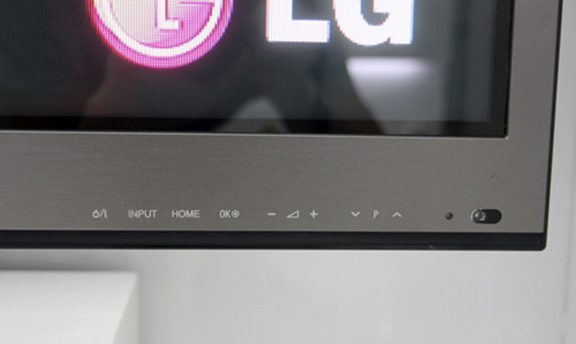Hai mẫu TV Plasma 3D LG mới về VN