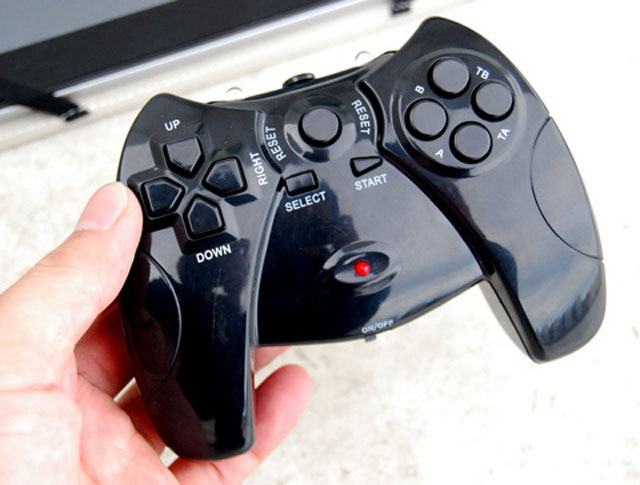 Tay cầm chơi game cổ điển cho tablet PC