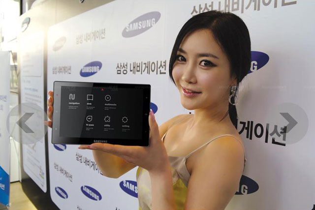 Samsung ra máy tính bảng lưỡng dụng SENS-240