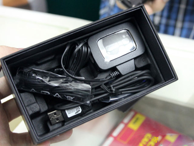 Galaxy S II 'xách tay' giá 16,8 triệu đồng