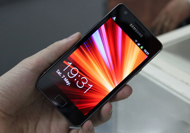 Galaxy S II 'xách tay' giá 16,8 triệu đồng