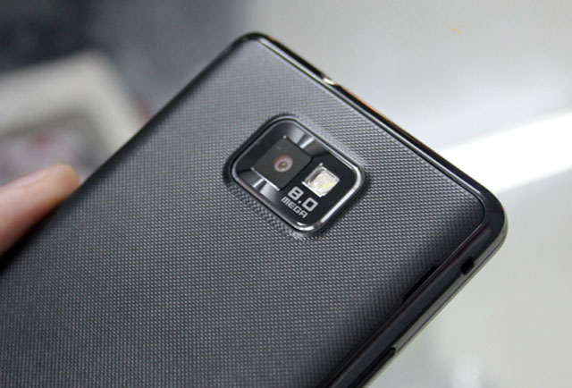 Galaxy S II 'xách tay' giá 16,8 triệu đồng