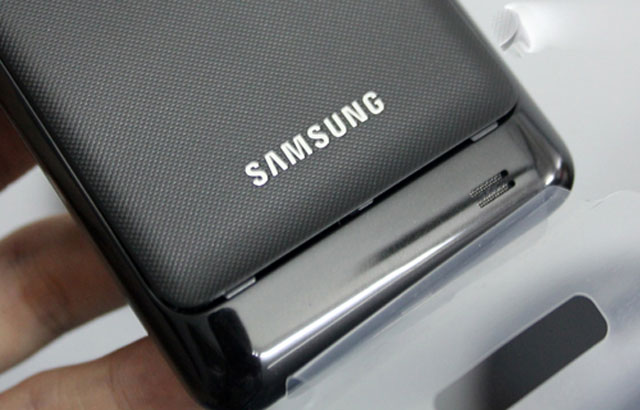 Galaxy S II 'xách tay' giá 16,8 triệu đồng