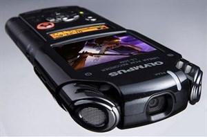 Olympus giới thiệu máy quay bỏ túi full HD với micro kép