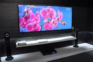 AUO ra mắt màn LCD 3D 21:9 lớn nhất thế giới