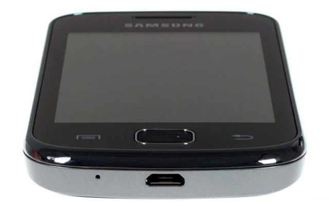 'Đập hộp' Galaxy Gio giá 5,5 triệu